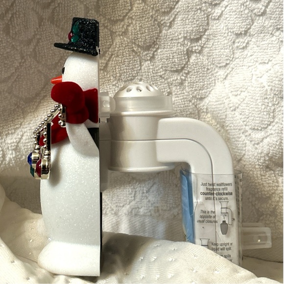 Snowman Ornament Nightlight BBW Wallflower Plug Home Fragrance NWT - Picture 4 of 7